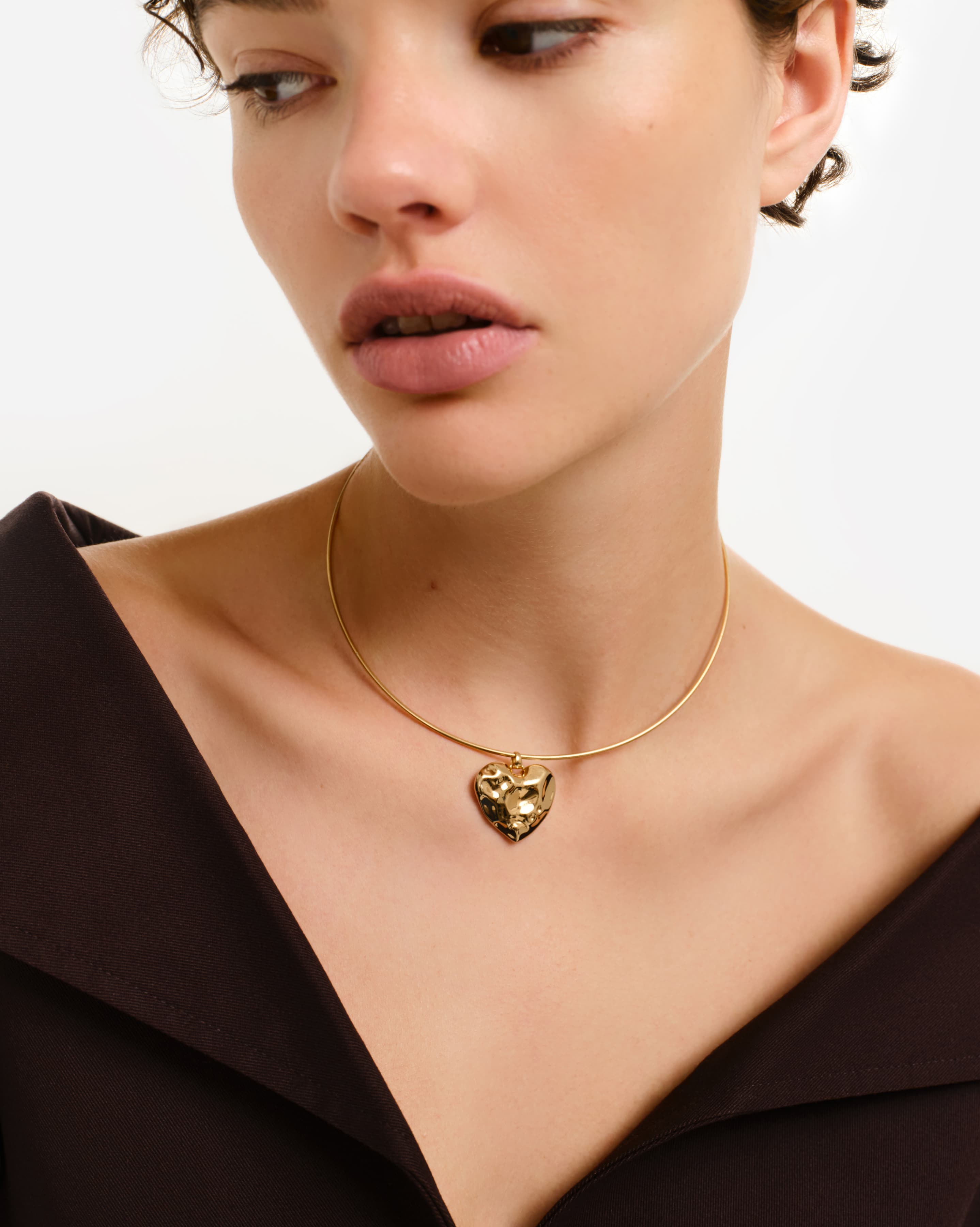 Caresse Choker