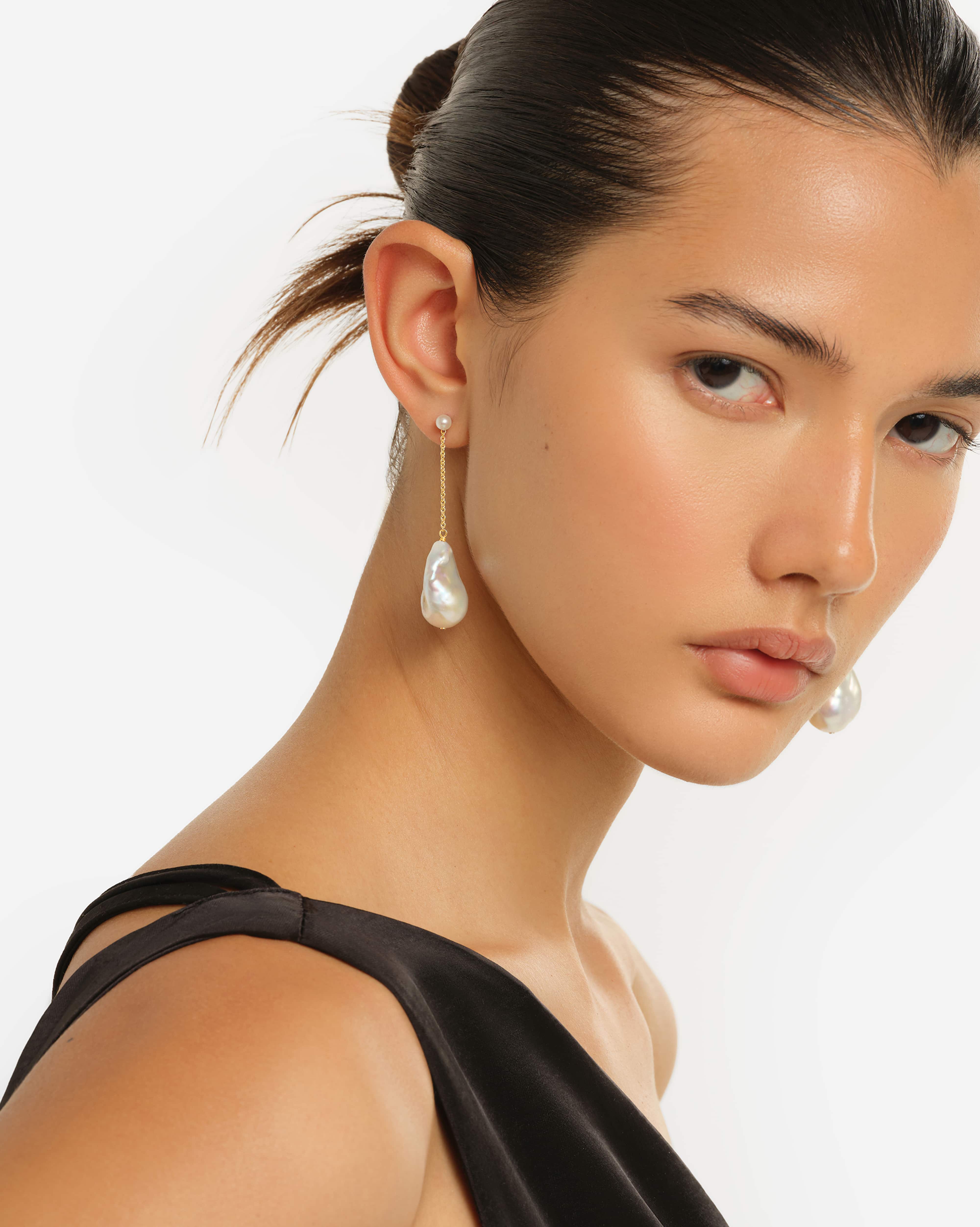Este Earrings