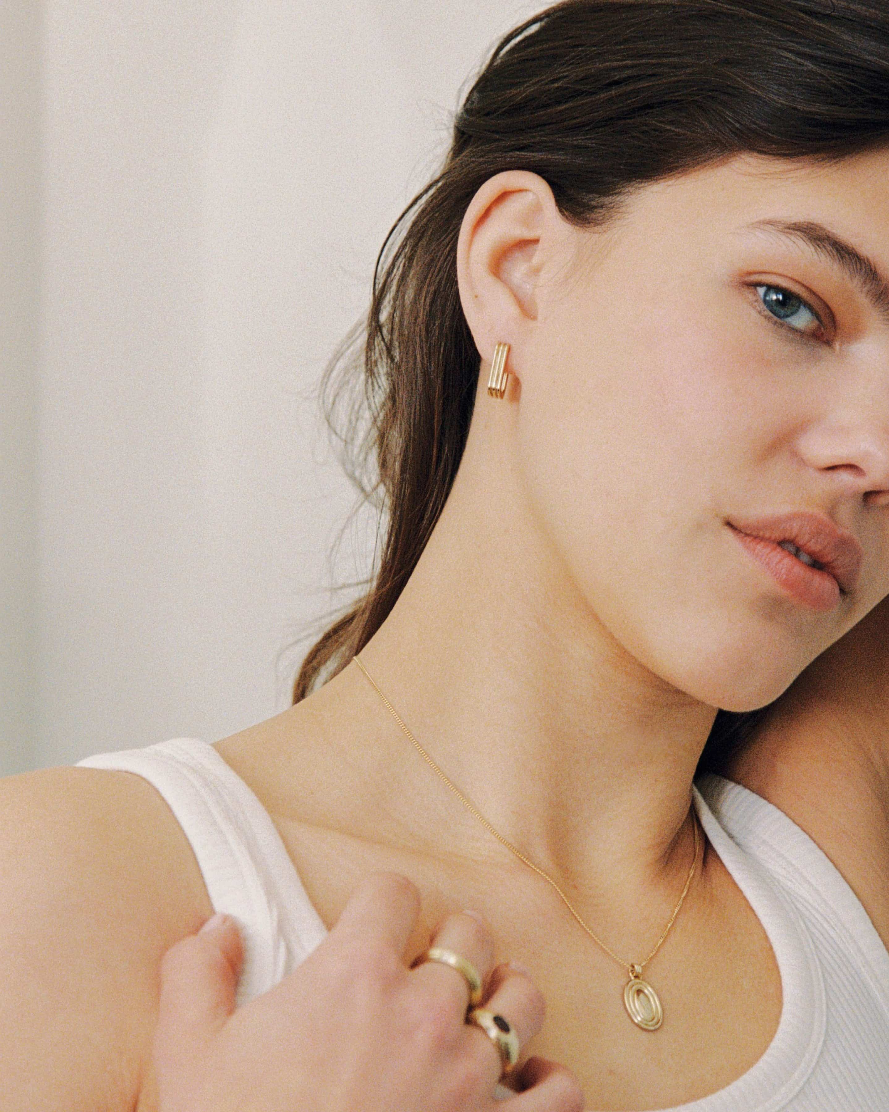 Venosa Medium Hoops