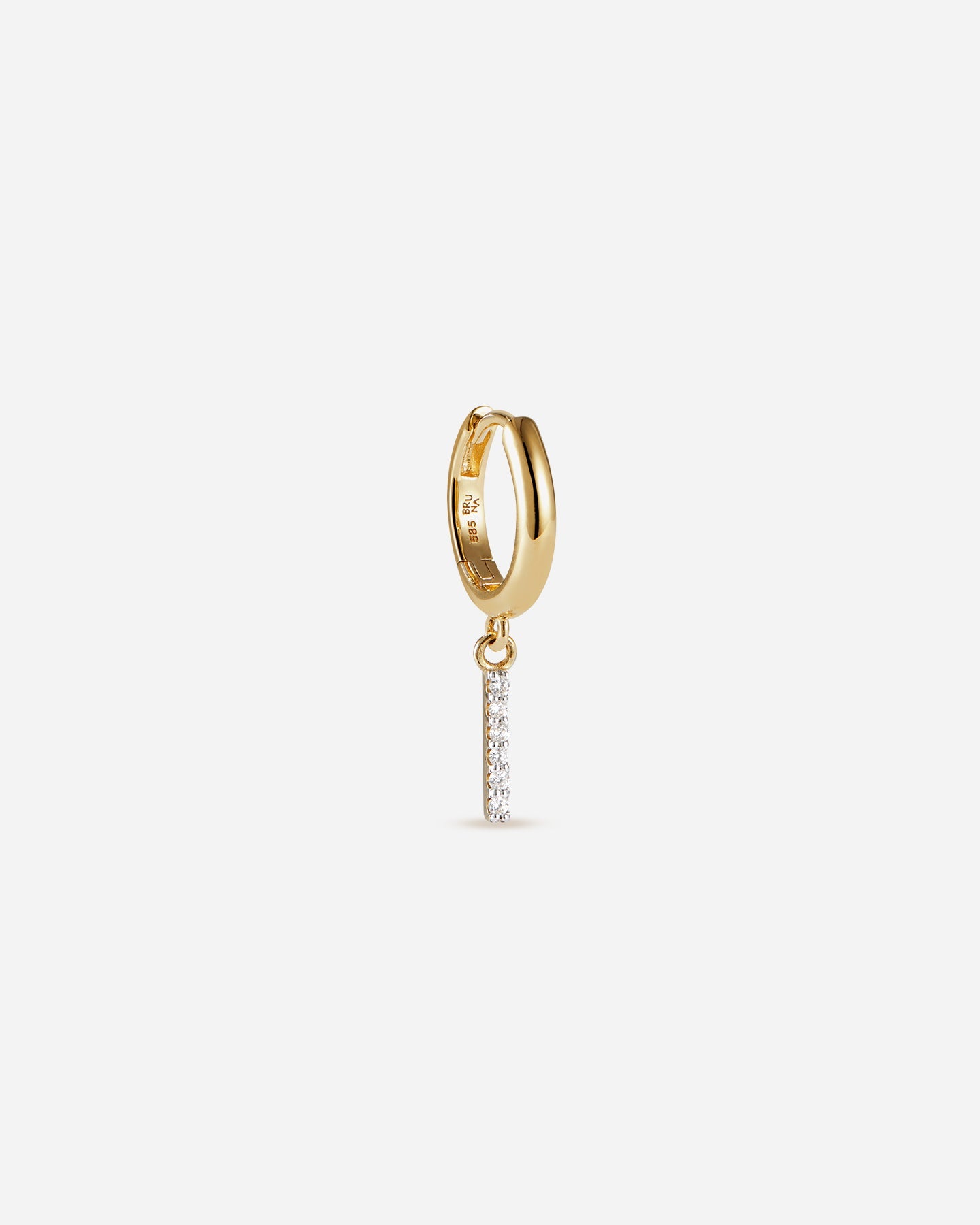 BRUNA The Label Earrings I / 14k Massivgold / Laborgezüchtete Diamanten Lab-Grown Diamond Letter Hoop