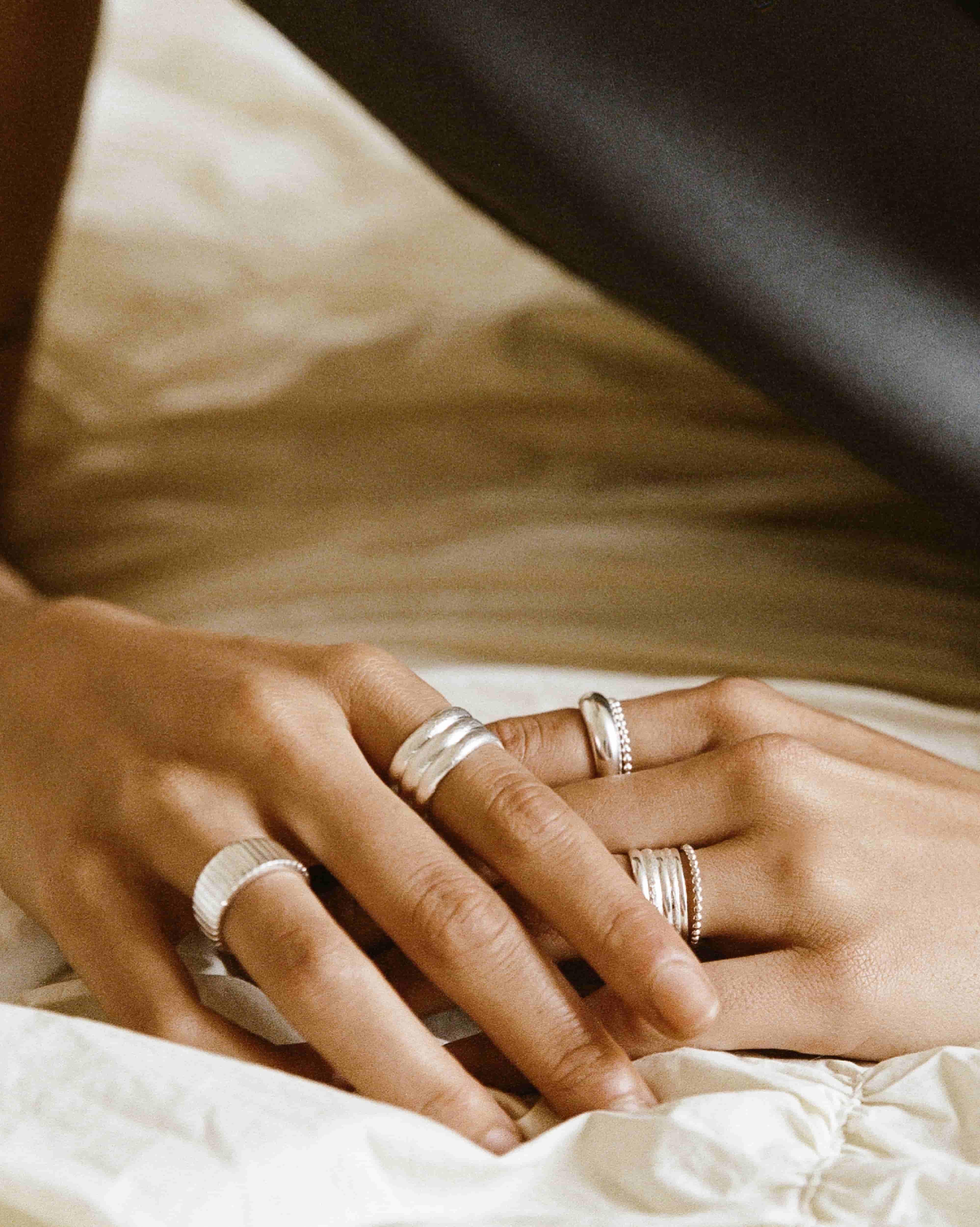 BRUNA The Label Ring Peony Mini Ring