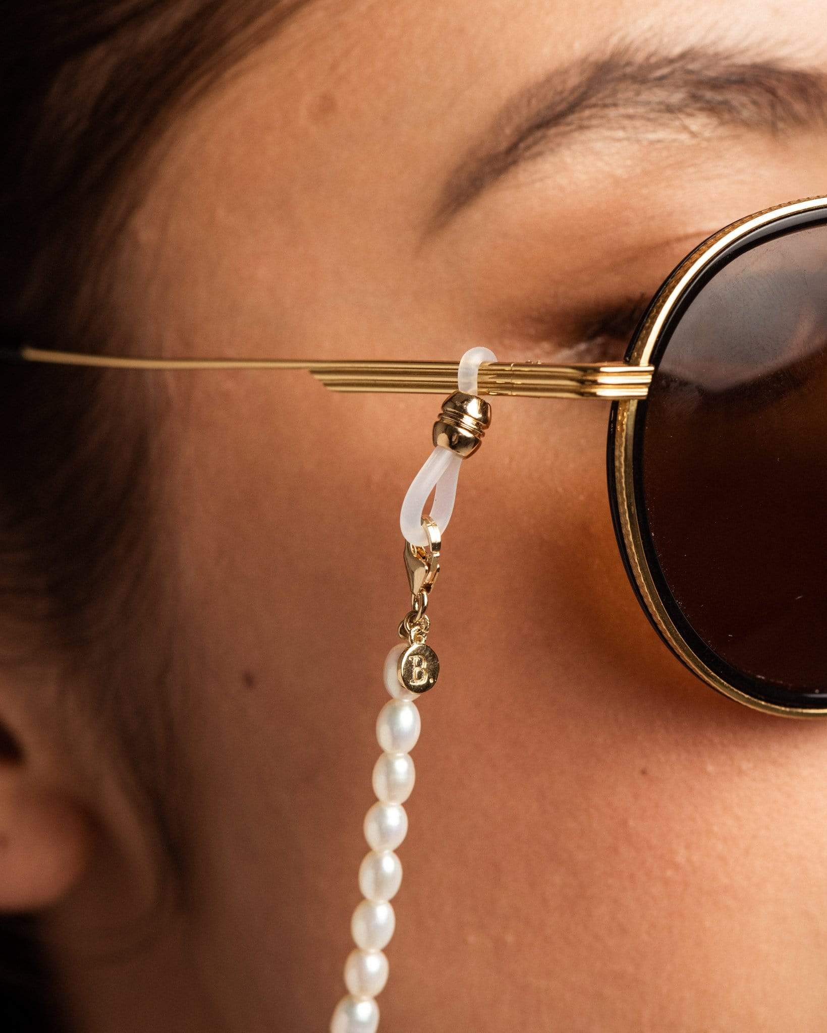 Bruna The Label Accessoire 18k Gold Vermeil / Perlen Champagne Sunglass Chain