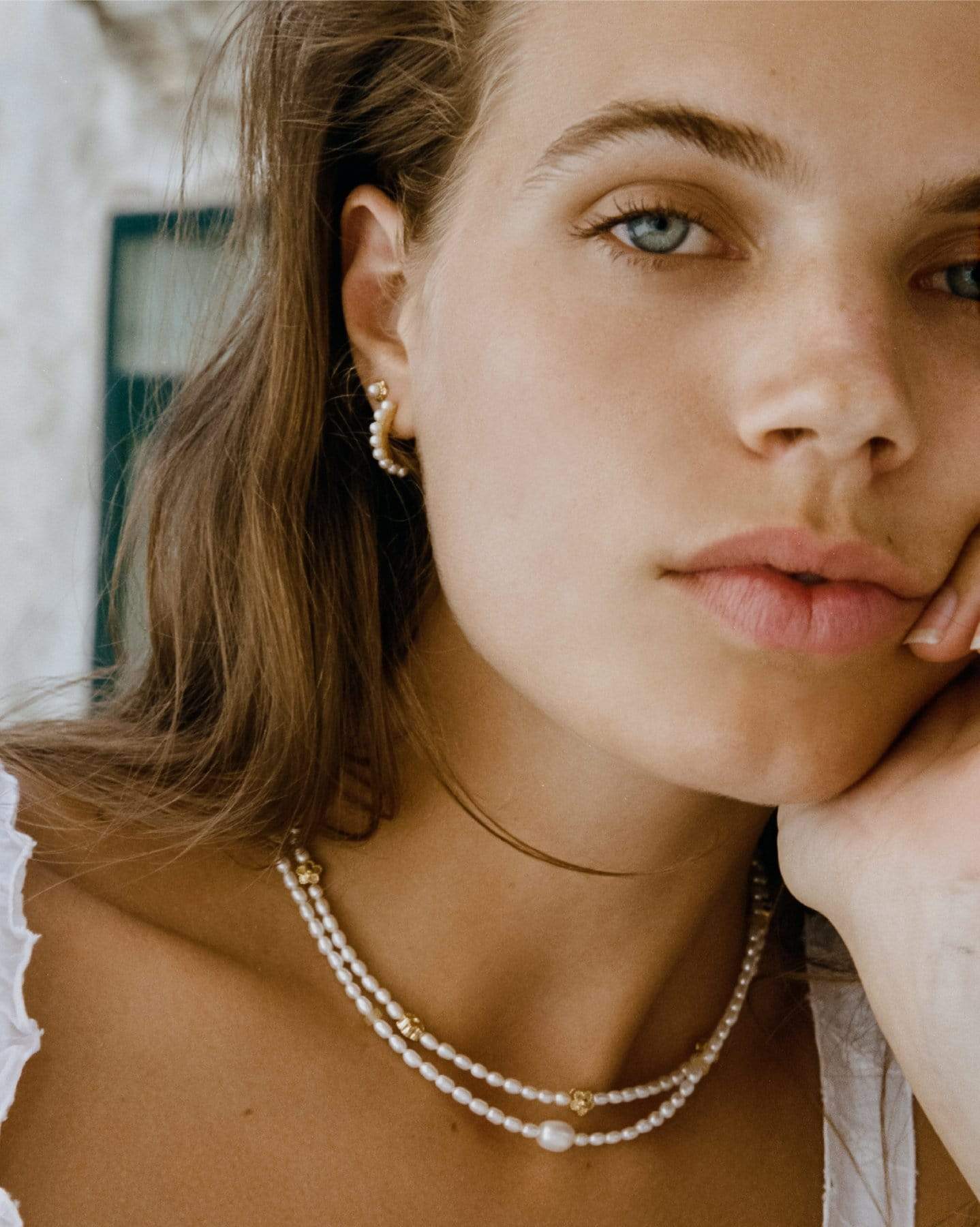 BRUNA The Label Earrings 18k Gold Vermeil / Perlen Faraglioni Medium Hoops
